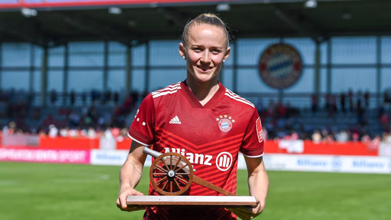 251222 abschied schueller ima 169 03